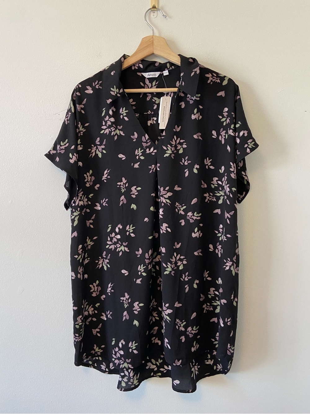 Reitmans Black Floral Short Sleeve Blouse